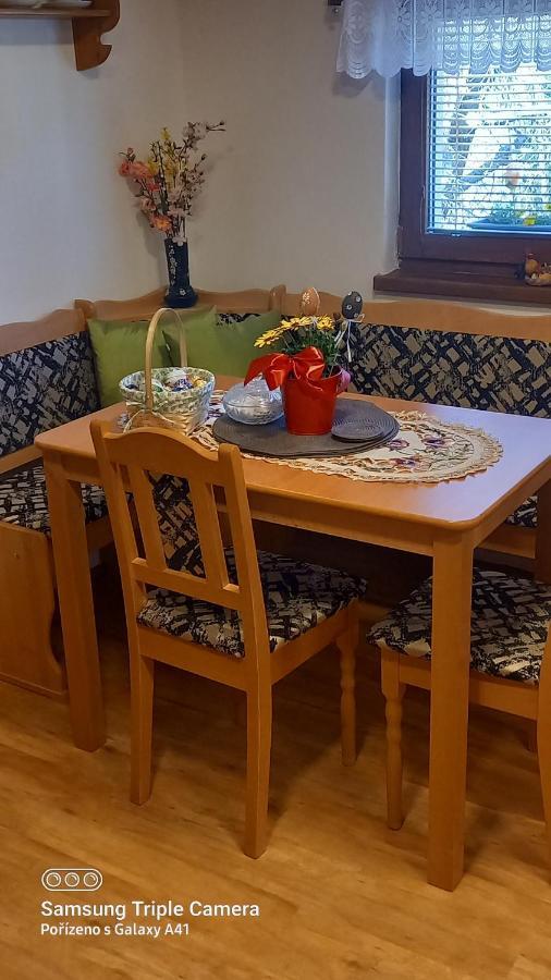 Chata U lesa Svoboda nad Upou Bagian luar foto